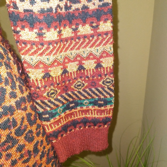 SOLD Zara Burgundy Animal Print Two-Piece Pants Set- Women's Medium Pre-owned - Picture 5 of 11